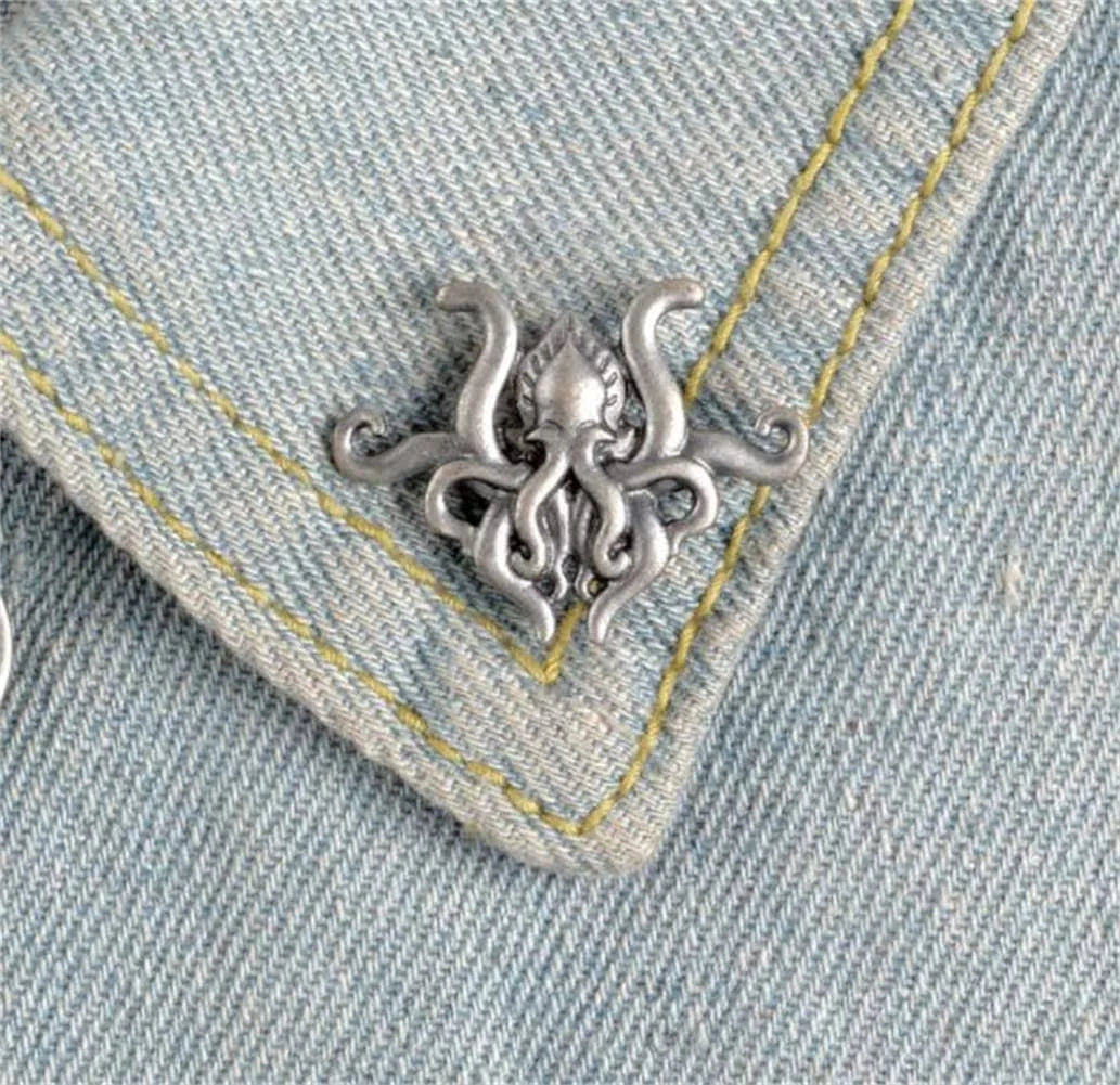 H.P. Lovecraft The Call of Cthulhu Pin Badge