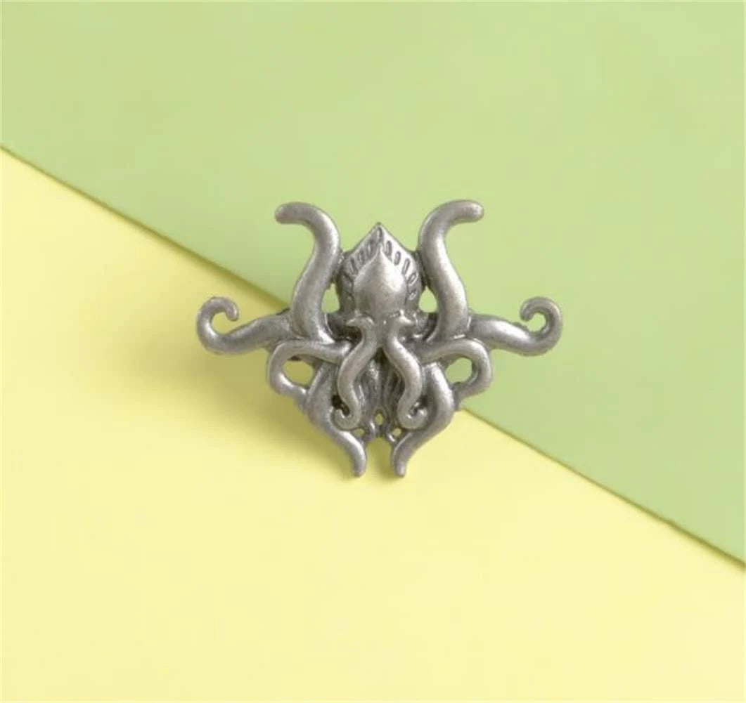 H.P. Lovecraft The Call of Cthulhu Pin Badge